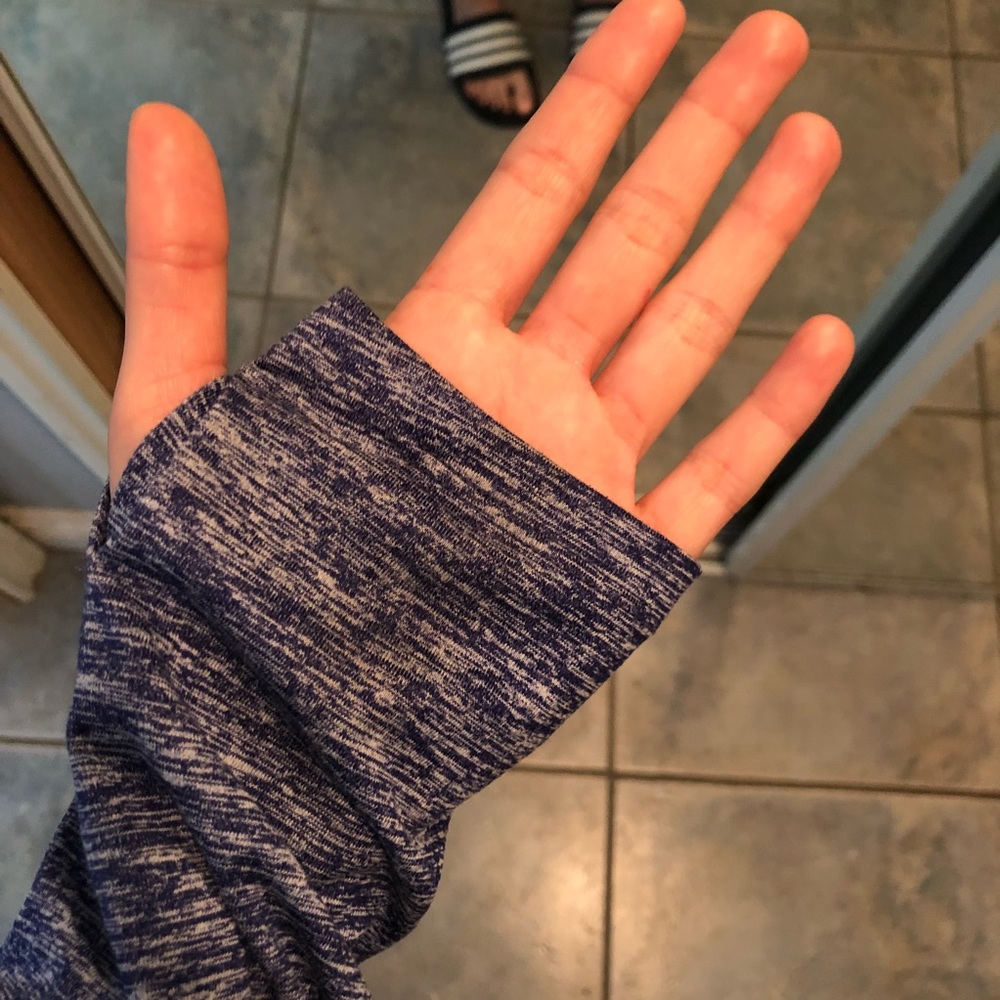 BRAND NEW NIKE RUNNING SWEATSHIRT - Picture 4 of 5